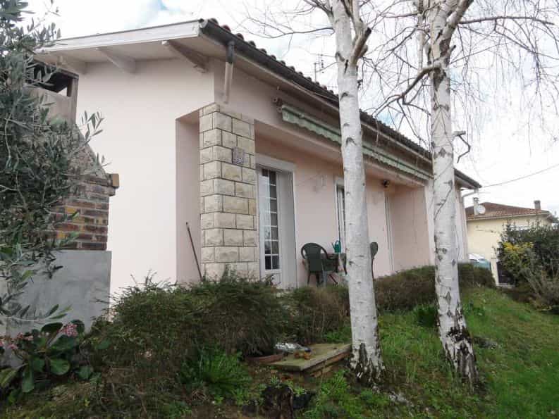 Huis in Miramont-de-Guyenne, Nouvelle-Aquitanië 10040394