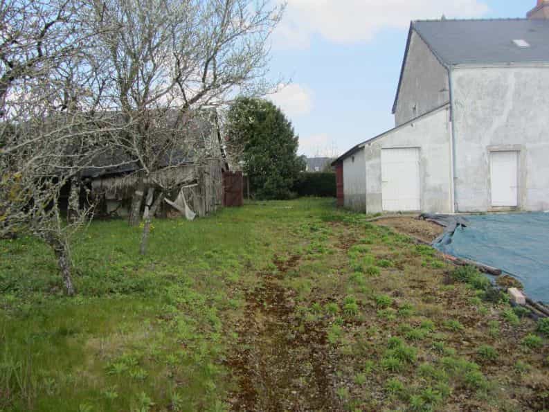 casa en Saint-Denis-d'Anjou, Países del Loira 10040397