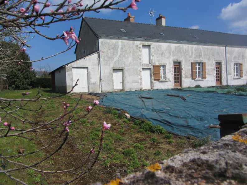 Dom w Saint-Denis-d'Anjou, Kraj Loary 10040397