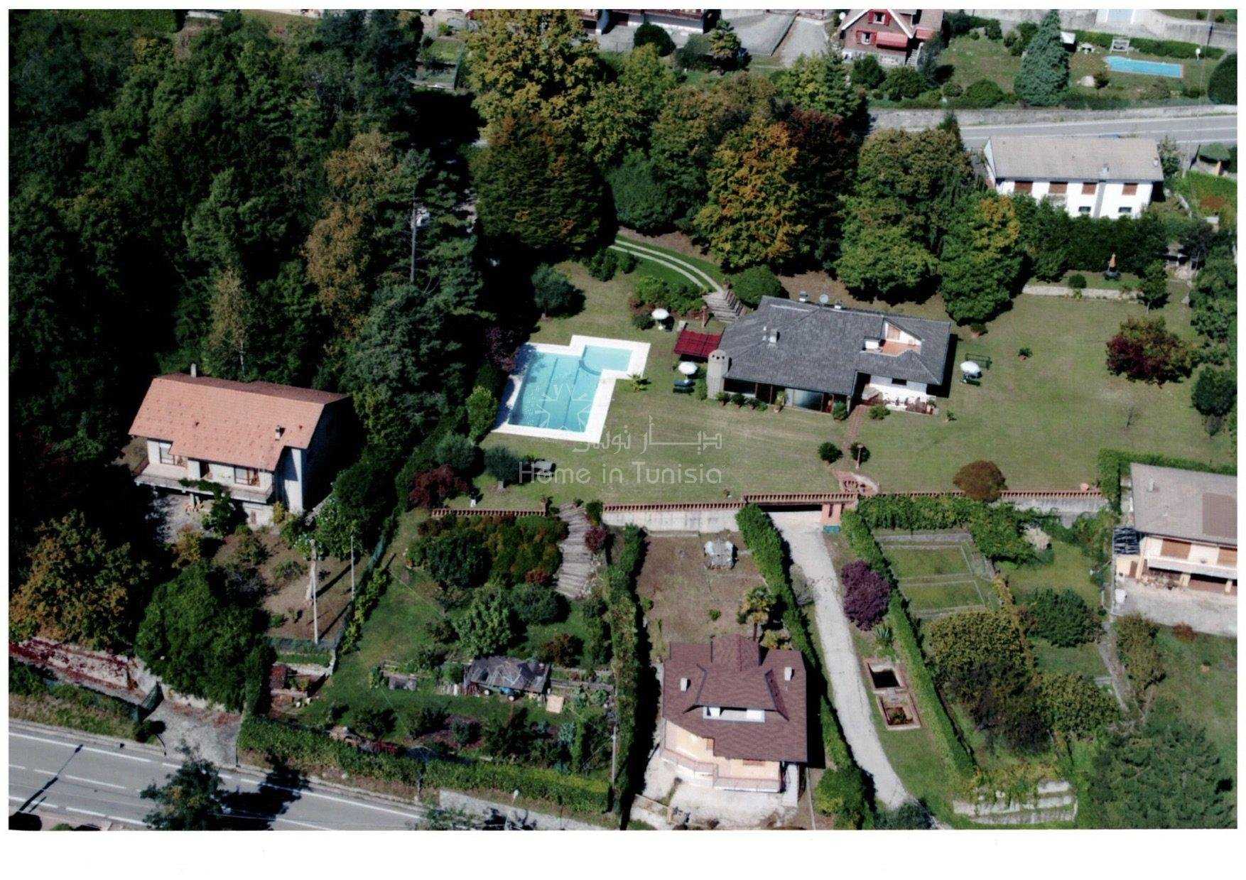 жилой дом в Porto Valtravaglia, Lombardy 10040554