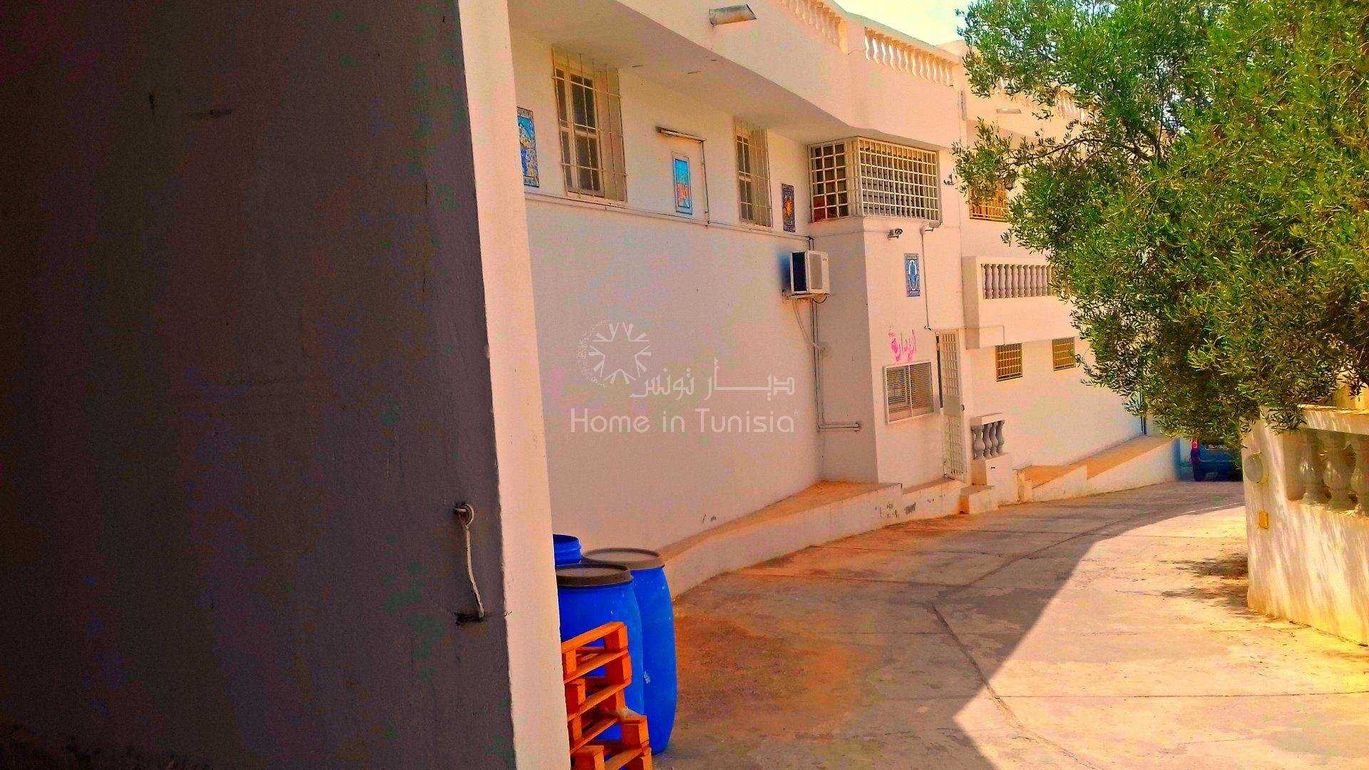 Condominium in El Haj Mohammed Zarrouch, Sousse 10041066