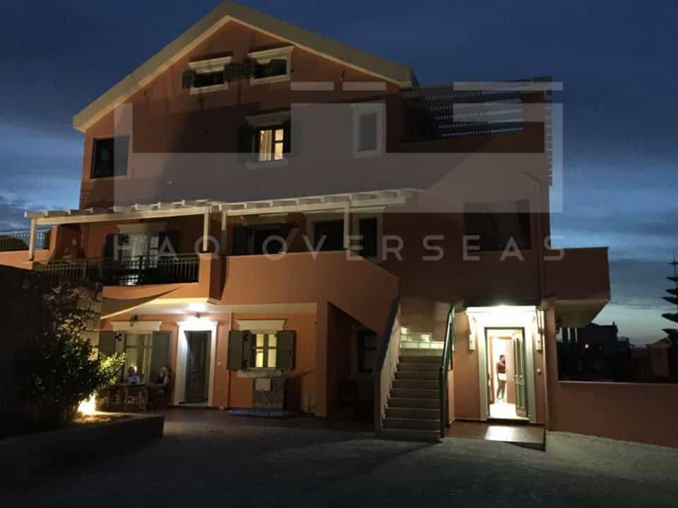 House in Argostoli, Kefalonia 10042002