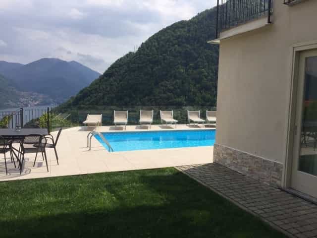 Casa nel Provincia Di Como, Lombardy 10042292