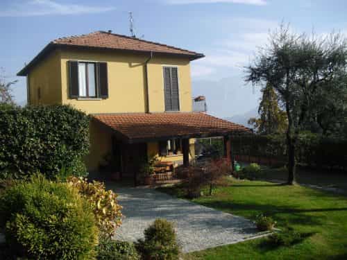 House in Lenno, Lombardy 10042320