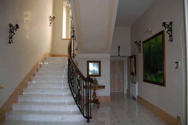 House in Province Of Como, Lombardy 10042348