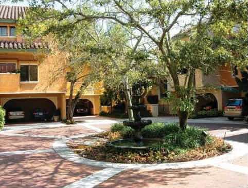Condominium in Pittsburg, Florida 10042381