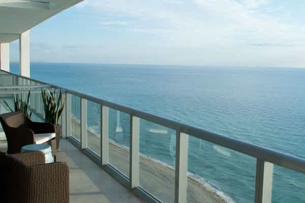 Condominium in Miami Beach, Florida 10042460
