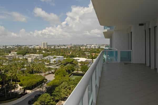 Condominium in Bal Harbour, Florida 10042485