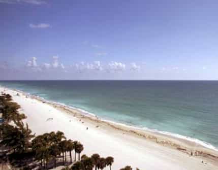 सम्मिलित में Sunny Isles Beach, Florida 10042500