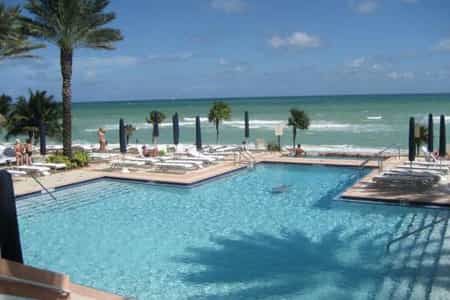 Kondominium dalam Sunny Isles Beach, Florida 10042506