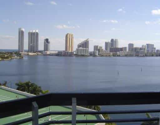 Eigentumswohnung im Aventura, Florida 10042529