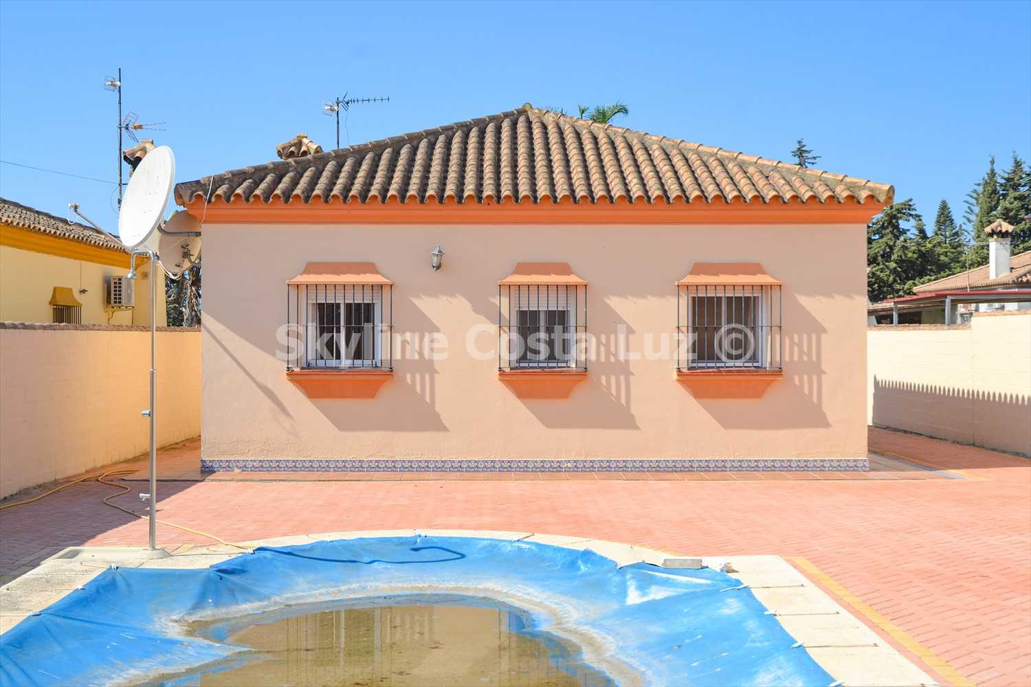 House in Chiclana de la Frontera, Andalusia 10042552