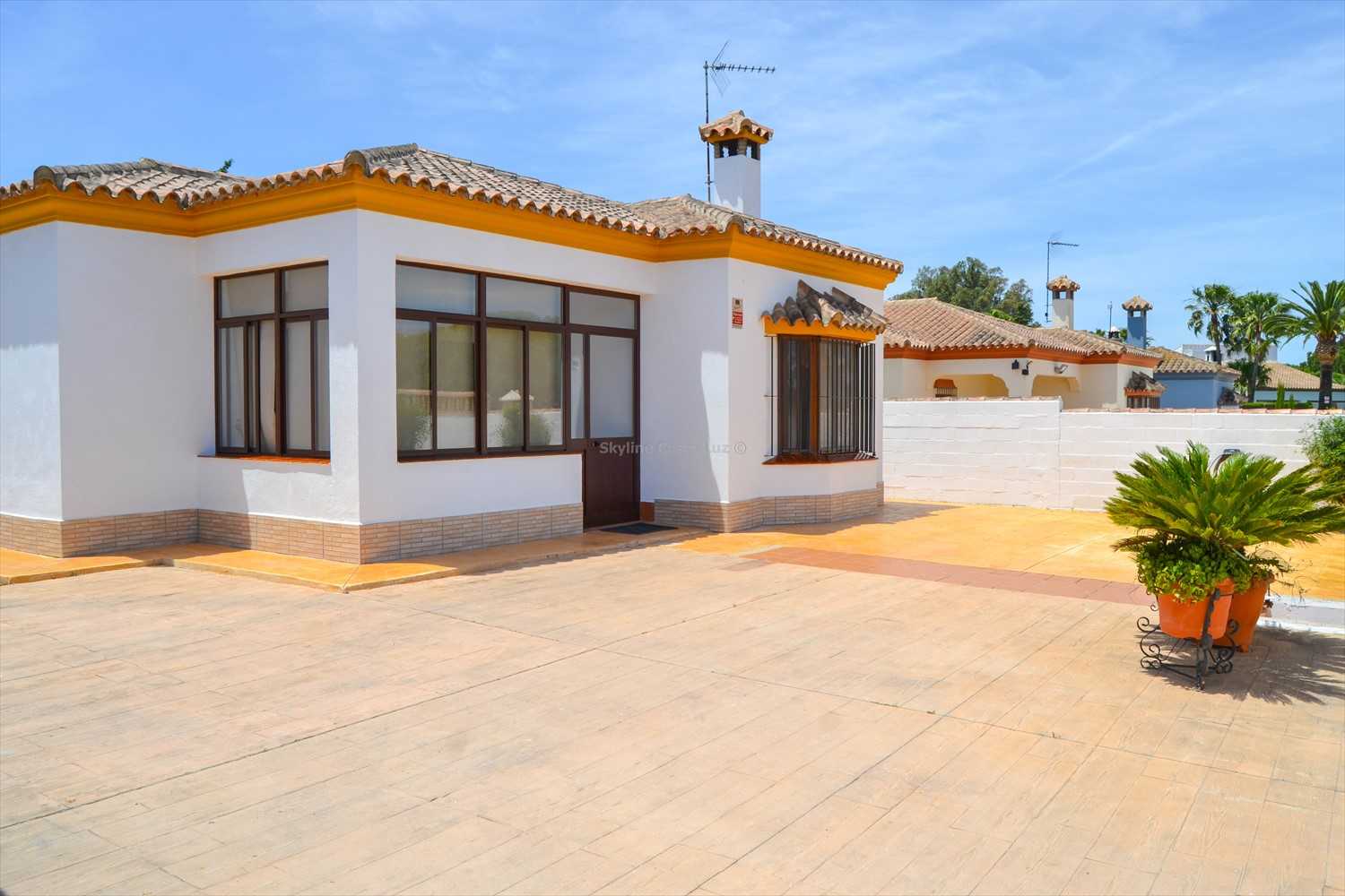 House in Chiclana de la Frontera, Andalusia 10042570