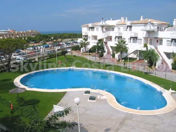 Condominium in Chiclana de la Frontera, Andalusië 10042578