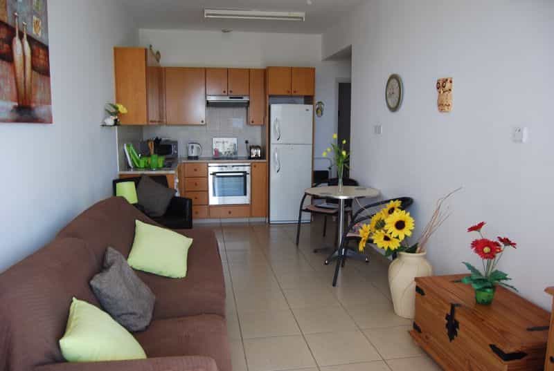 Condominium in Pegeia, Pafos 10042616