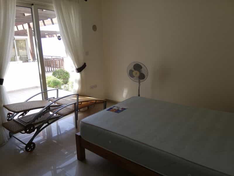 Condominium dans Peyia, Paphos 10042623