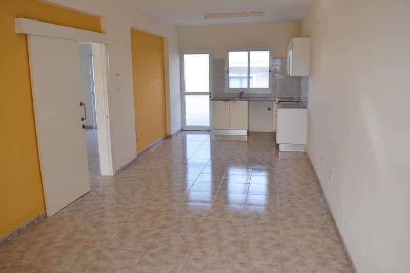 Condominium in Geroskipou, Pafos 10042644