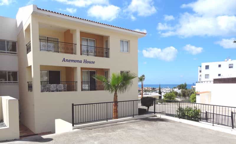 Condominium dans Lémpa, Paphos 10042691