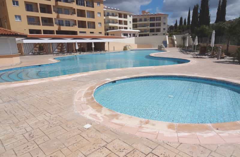 Condominium dans Lémpa, Paphos 10042691