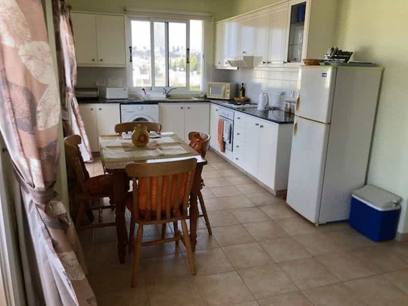 Condominium in Paphos, Pafos 10042804