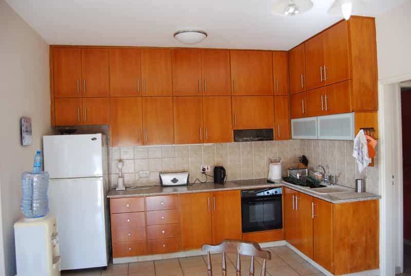 Condominium in Kissonerga, Paphos 10042871