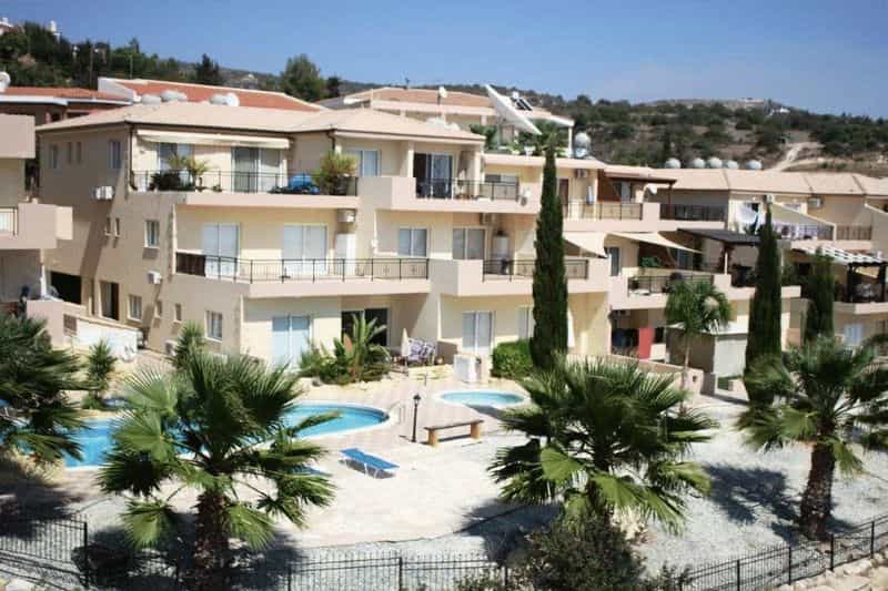 Condominium dans Mesa Chorio, Paphos 10042882