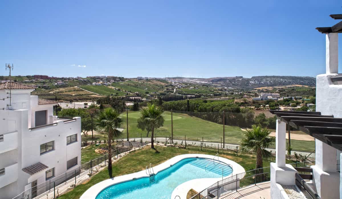 Condominium in San Luis de Sabinillas, Andalusia 10043042
