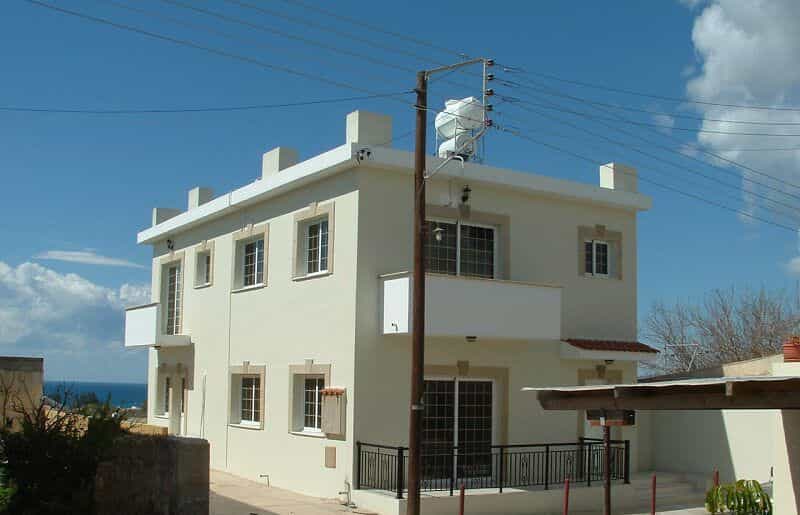 Condominium in Kissonerga, Pafos 10043051