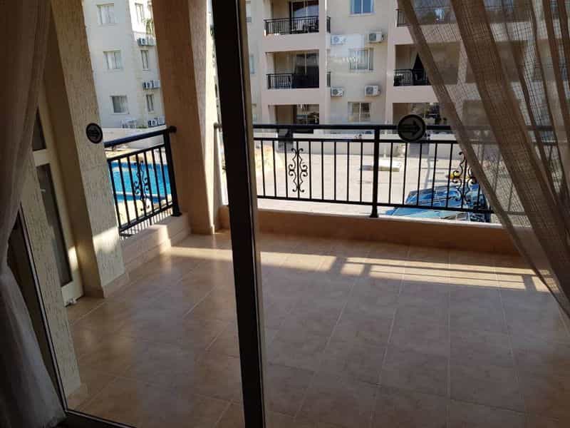 公寓 在 Paphos, Paphos 10043074