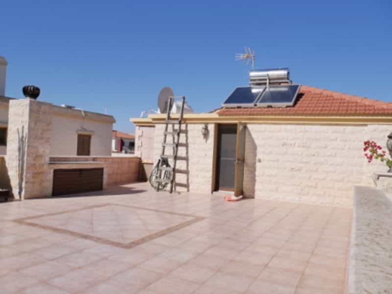 Dom w Liopetri, Famagusta 10043099