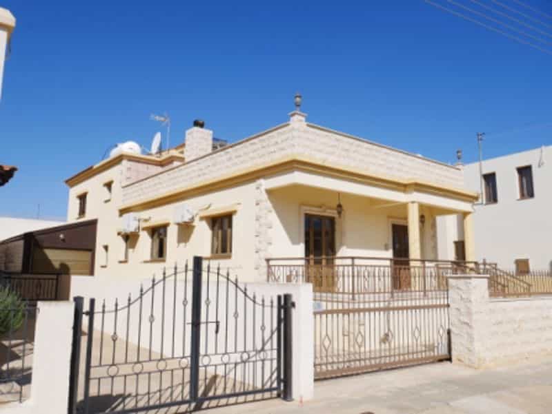 بيت في Liopetri, Famagusta 10043099