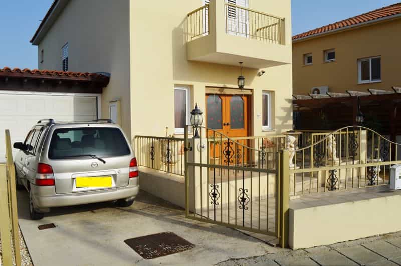 Haus im Voroklini, Larnaka 10043162