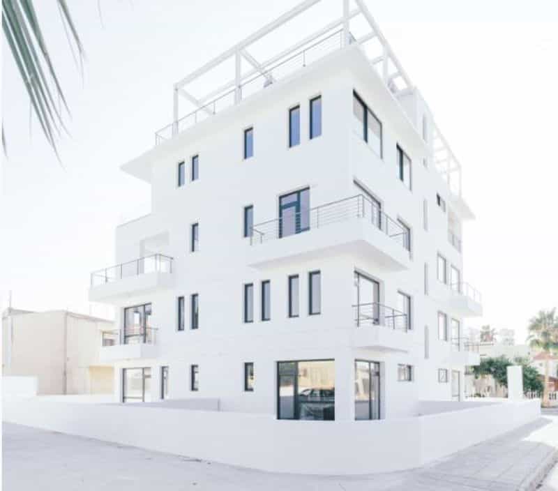 Condominium in Voroklini, Larnaca 10043477