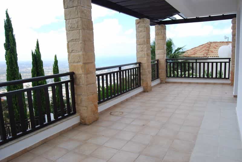 Condominium dans Agia Marinouda, Paphos 10043546