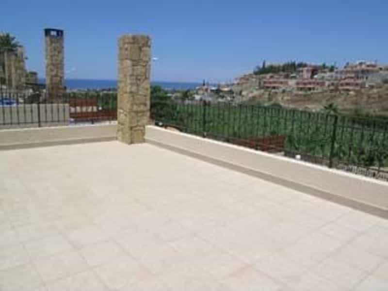 Rumah di Chloraka, Paphos 10043686