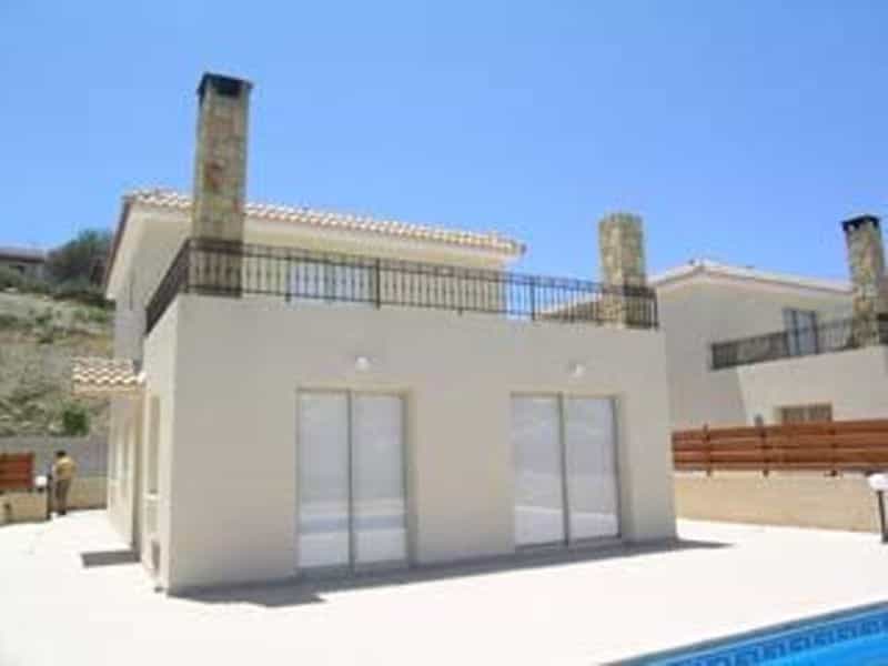 Rumah di Chloraka, Paphos 10043686