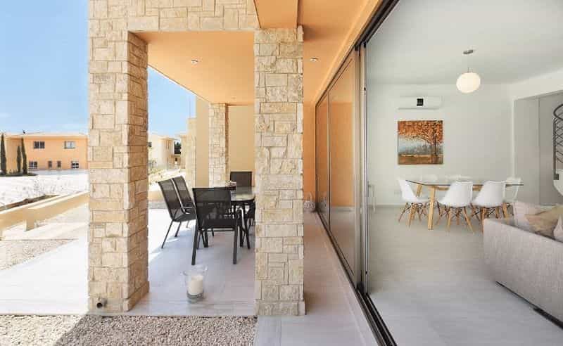 Condominium in Paphos, Pafos 10043773