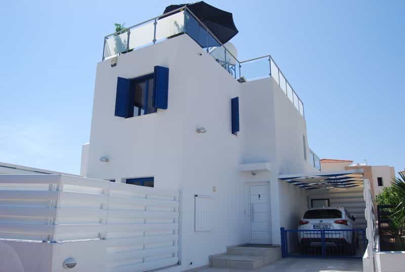 بيت في Chloraka, Paphos 10043819
