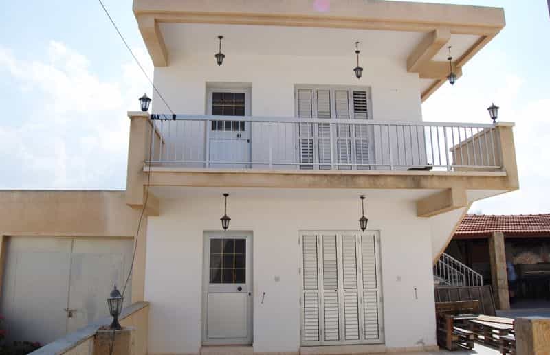 жилой дом в Kissonerga, Paphos 10043989