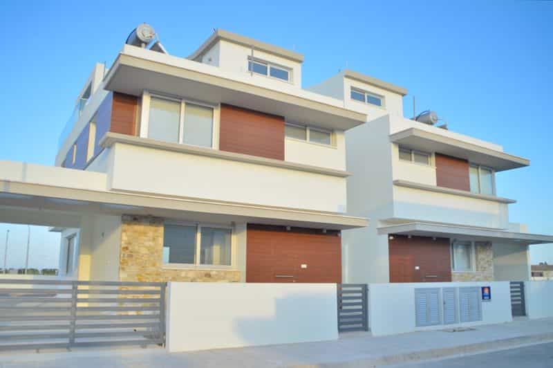 Haus im Livadia, Larnaka 10044057