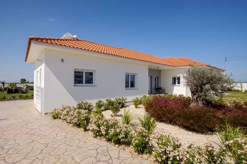 房子 在 Vrysoulles, Famagusta 10044111