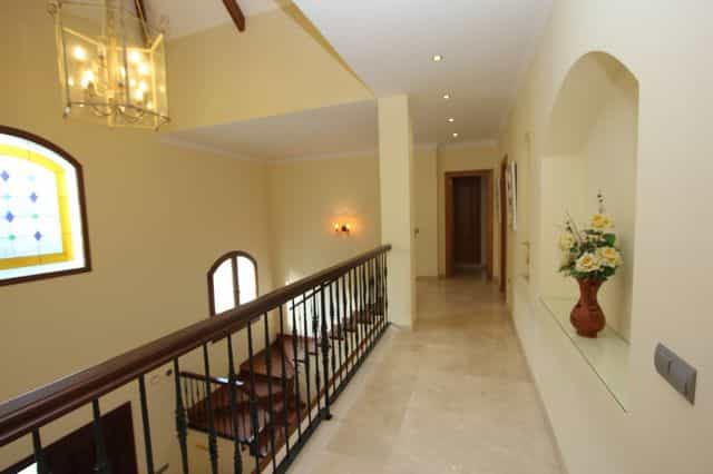 Rumah di Benahavis, Malaga 10044185