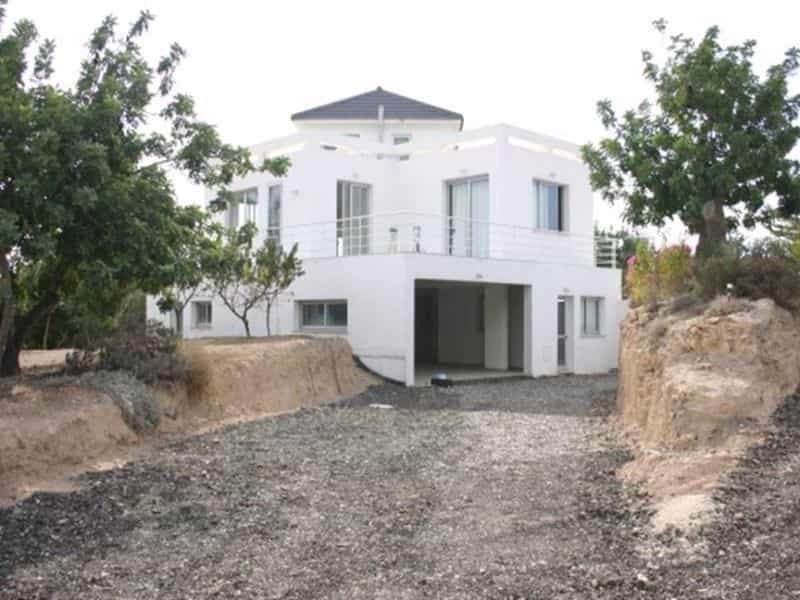 Talo sisään Konia, Paphos 10044305