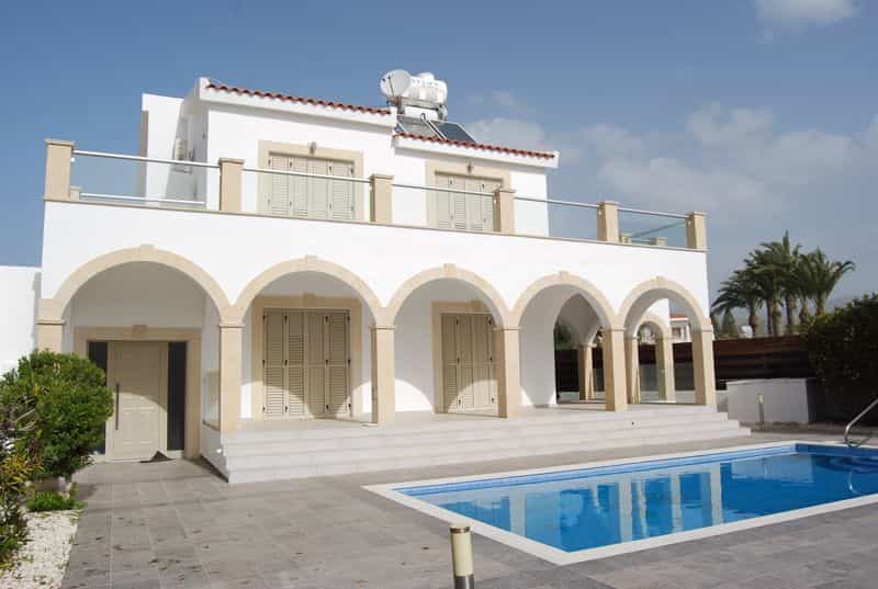 Haus im Peyia, Paphos 10044313