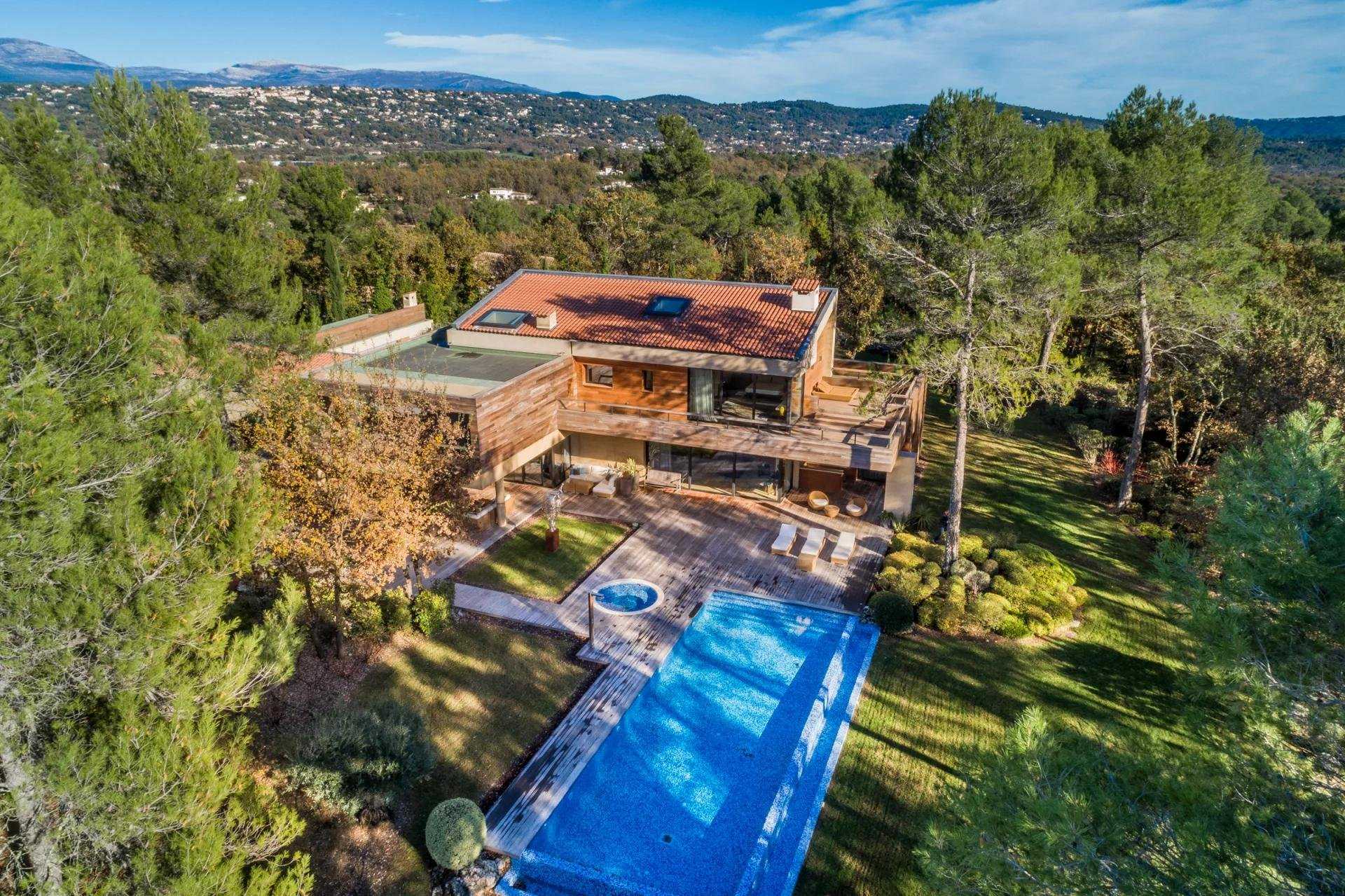House in Tourrettes, Provence-Alpes-Cote d'Azur 10044435