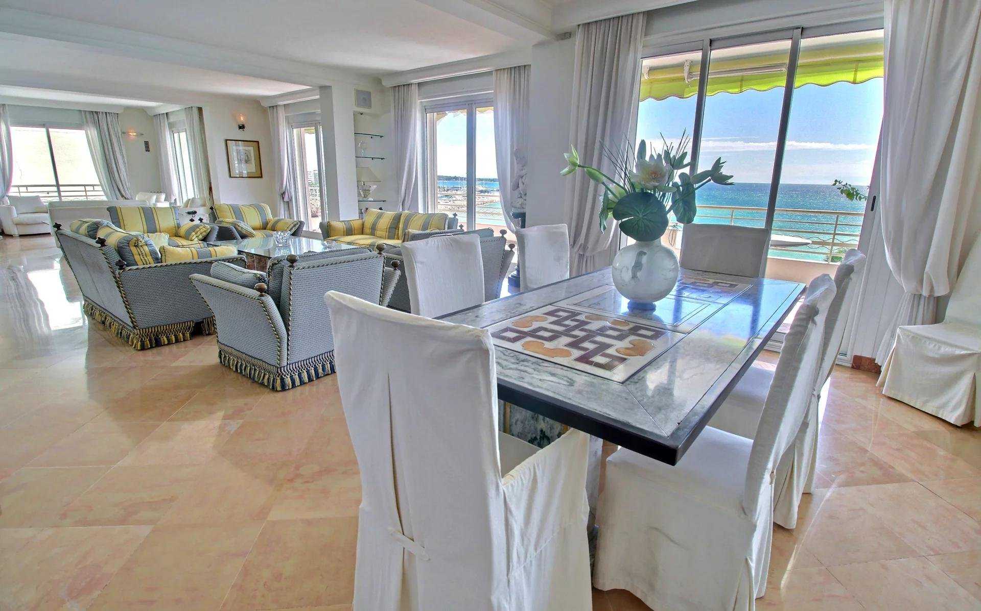 Condominium in Cannes Croisette, Provence-Alpes-Cote d'Azur 10044450