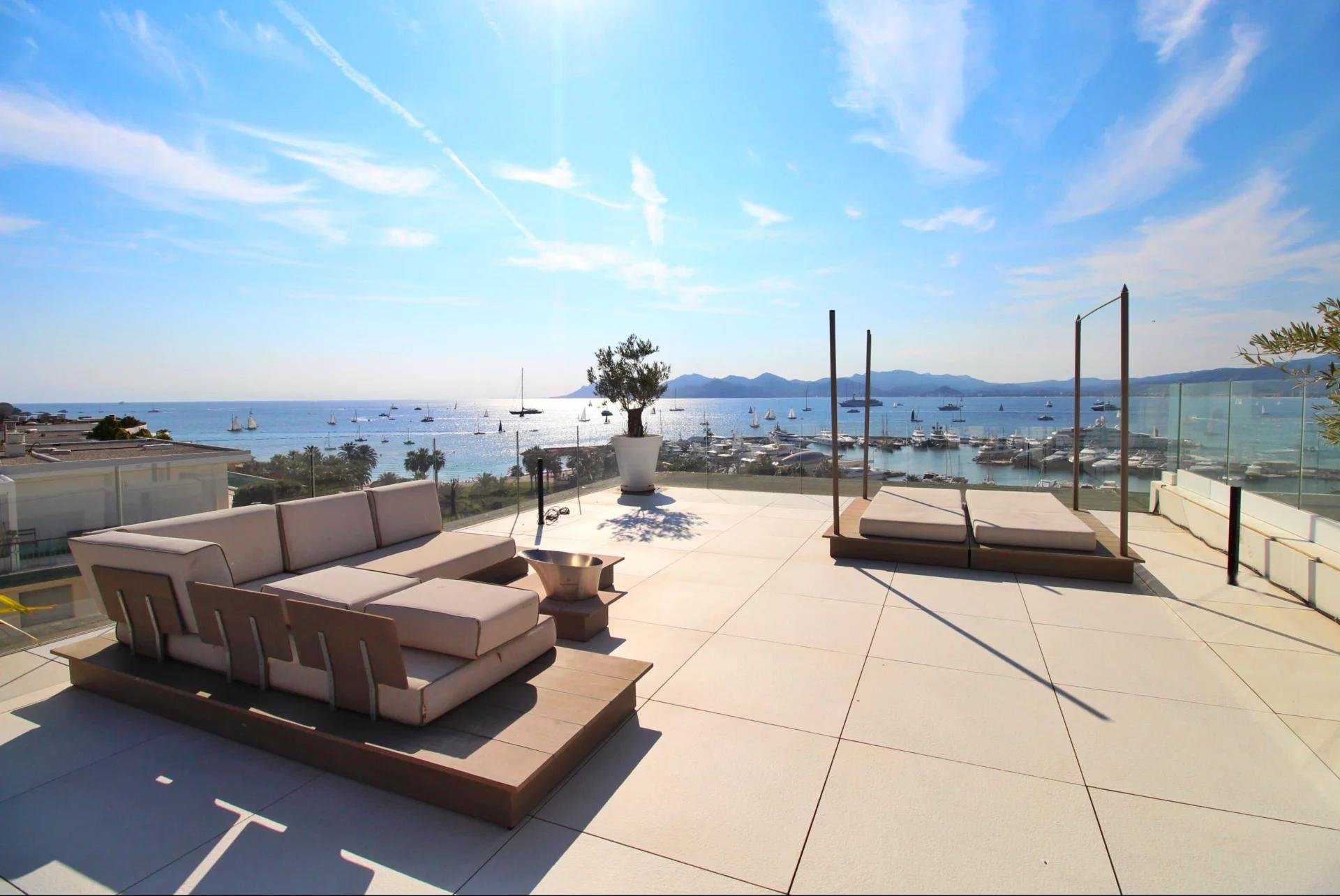 Condominium dans Cannes, Provence-Alpes-Côte d'Azur 10044454