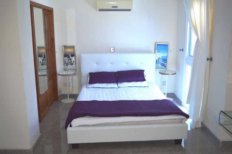 بيت في Zygi, Larnaca 10044457