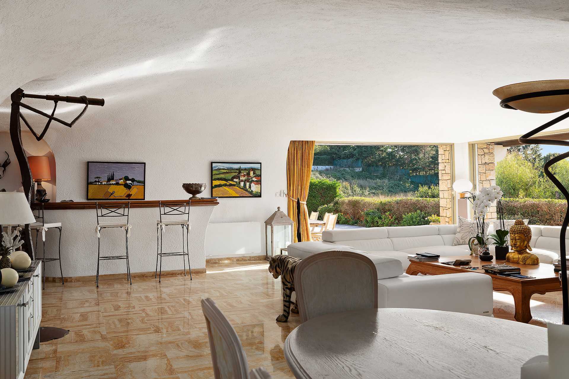 Talo sisään Antibes, Provence-Alpes-Cote d'Azur 10044459