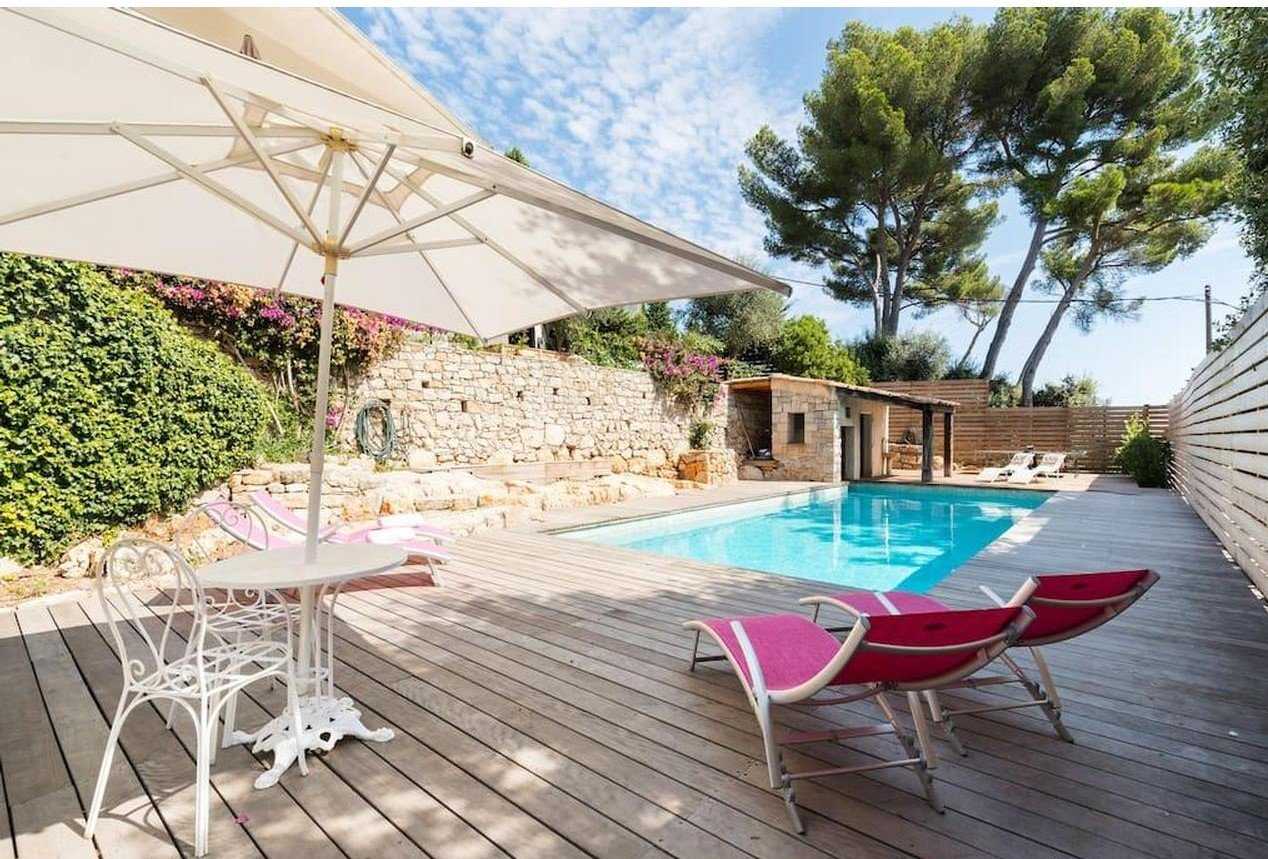 House in Vallauris, Provence-Alpes-Cote d'Azur 10044610